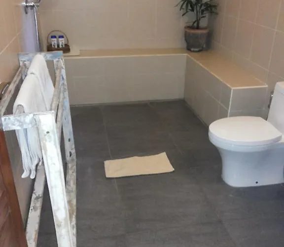 Fishermen's Guest house 2*